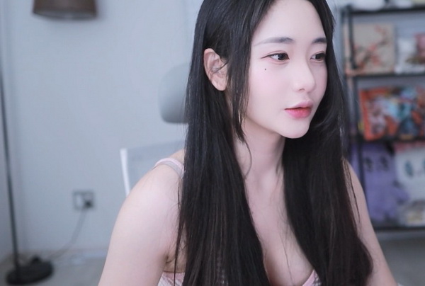 ӰAPPdM棺TľW(wng)j(lu)Ů18ؿҕlđ죡