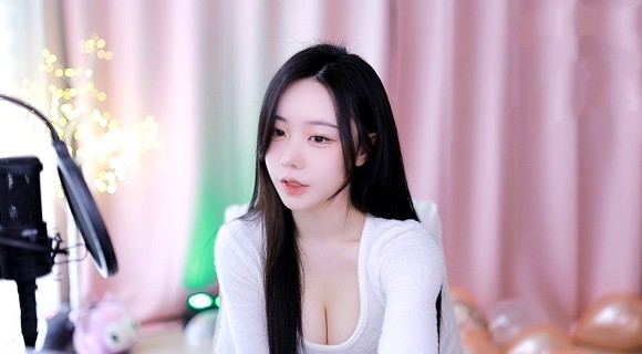 绿巨人WWW在现免费观看