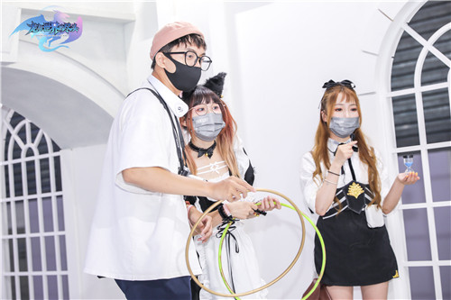 在CJ现场穿越到异世界?《龙与世界的尽头》首次亮相ChinaJoy,TapTap火热预约中